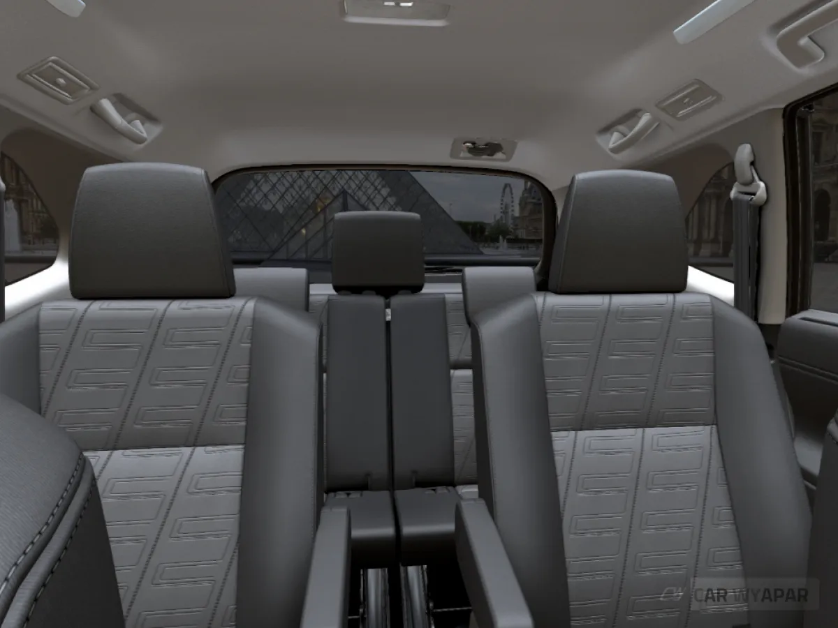 Maruti Invicto Zeta Plus 7Str